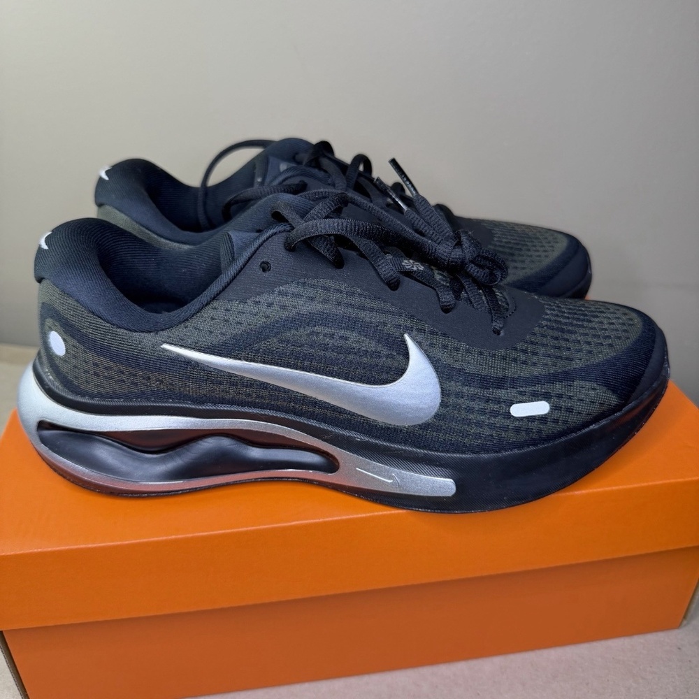 Nike Journey Run Running Shoes Black Metallic Silver IM3374-001 Men’s Size 8.5